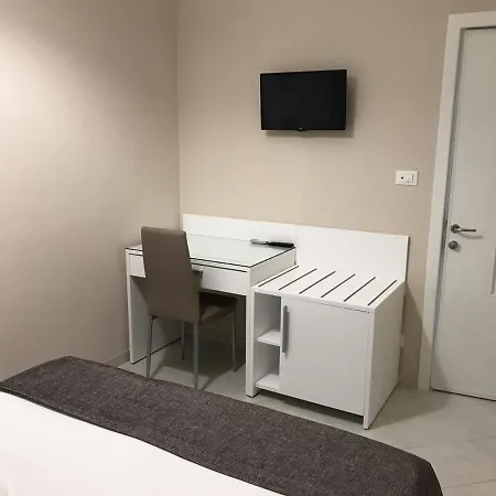 Le Di Ada Nocleg ze śniadaniem 3*